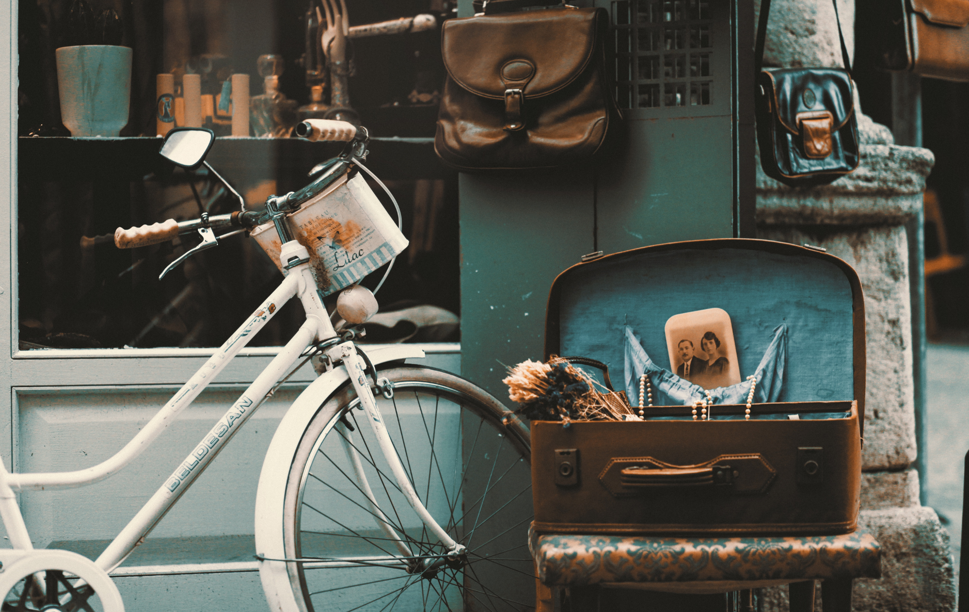 brockenhaus-50ies-fahrrad-koffer-offen